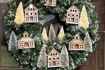 Gorgeous Gingerbread Wreath