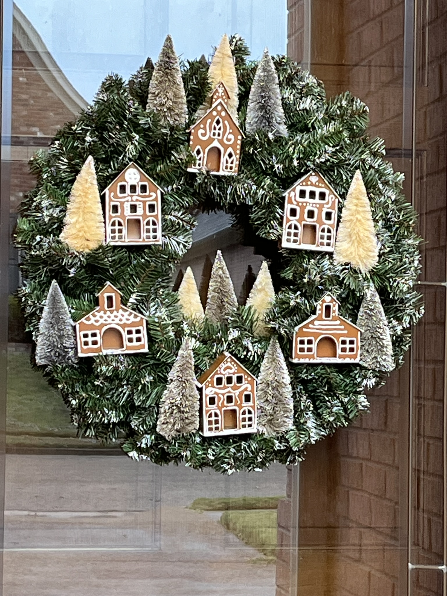 Gorgeous Gingerbread Wreath